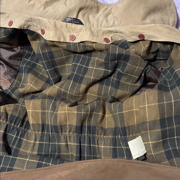 Utex Tan Outerwear with Black Label - Picture 11 of 12